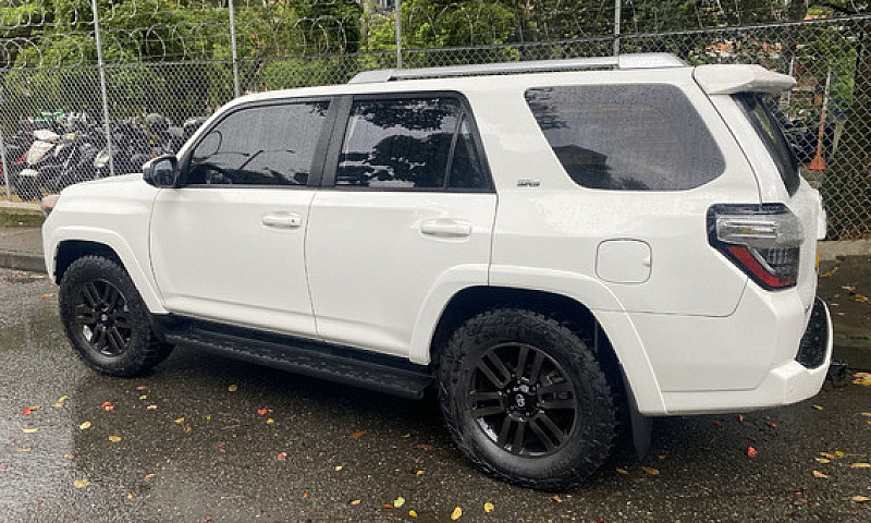 Toyota 4Runner 4.0 S...