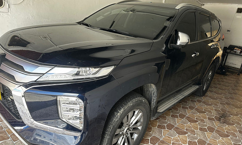 Mitsubishi Montero S...