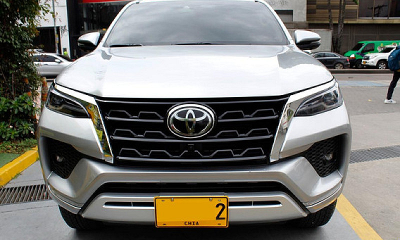 Toyota Fortuner Srv ...