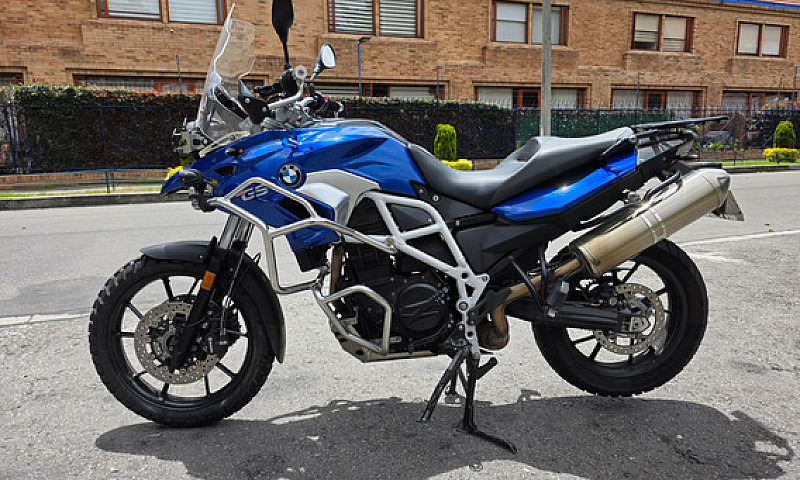 Hermosa Moto Doble P...