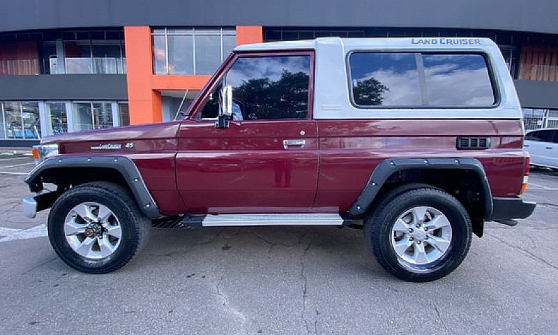 Toyota Land Cruiser ...