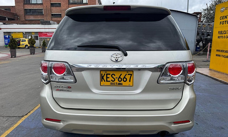 Toyota Fortuner Srv ...
