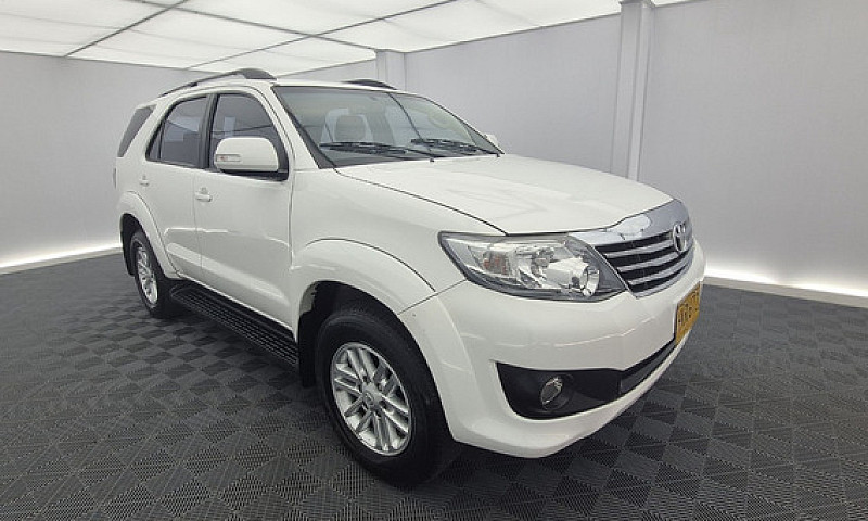 Toyota Fortuner 2.7L...