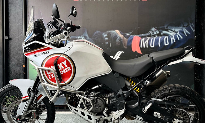 Ducati Desert X...