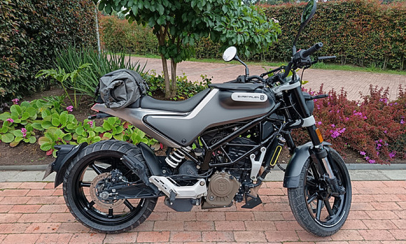 Moto Svartpilen 200 ...