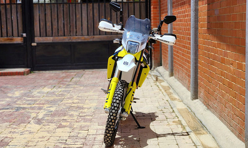Husqvarna 701 Enduro...