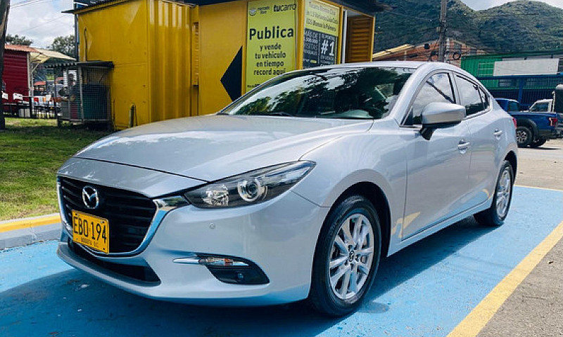 Mazda 3 2.0 Touring...