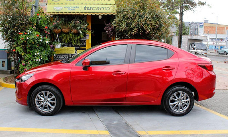 Mazda 2 Touring Seda...