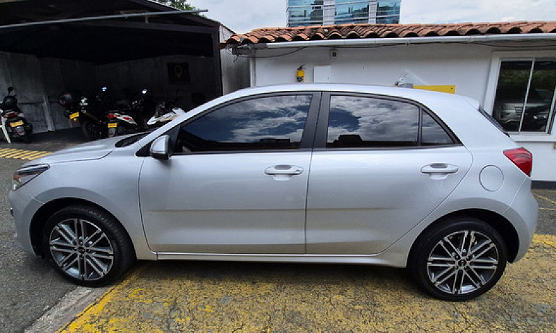 Kia Rio 1.4 Vibrant ...