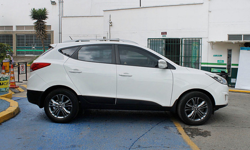 Hyundai Tucson Ix-35...