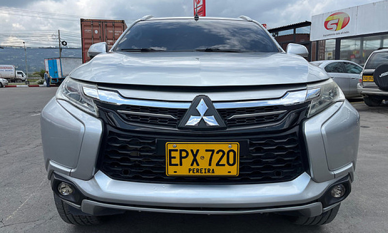 Mitsubishi Montero S...
