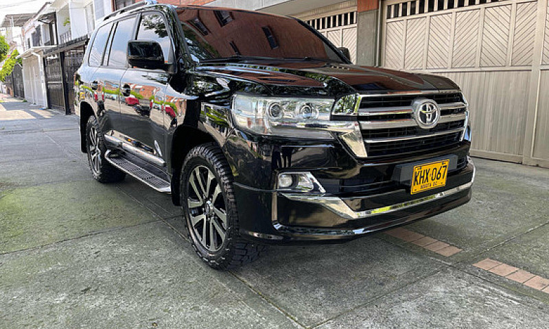 Toyota Land Cruiser ...
