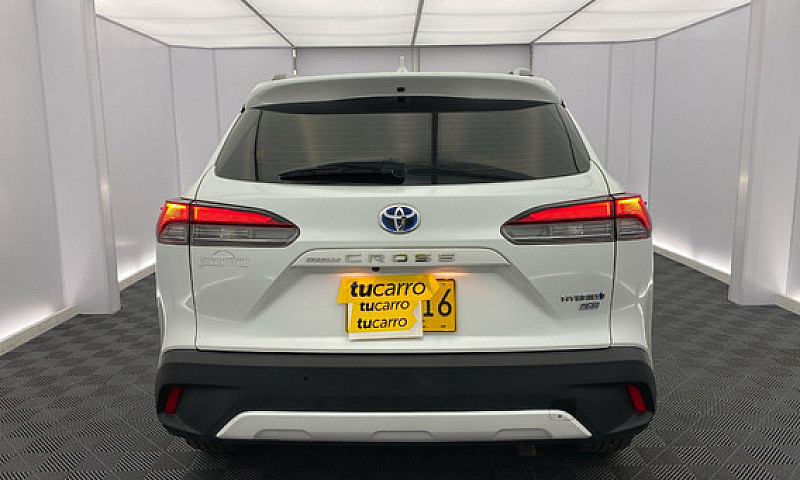 Toyota Corolla Cross...