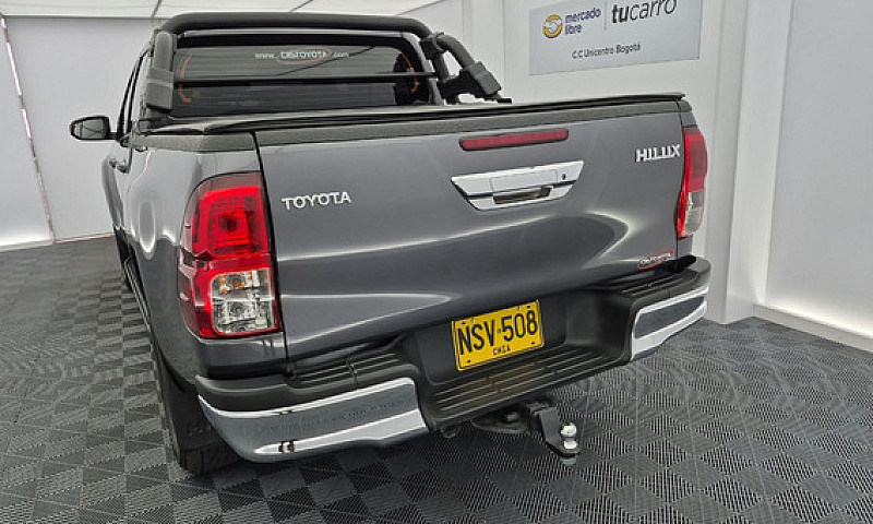 Toyota Hilux Mt 2.4 ...