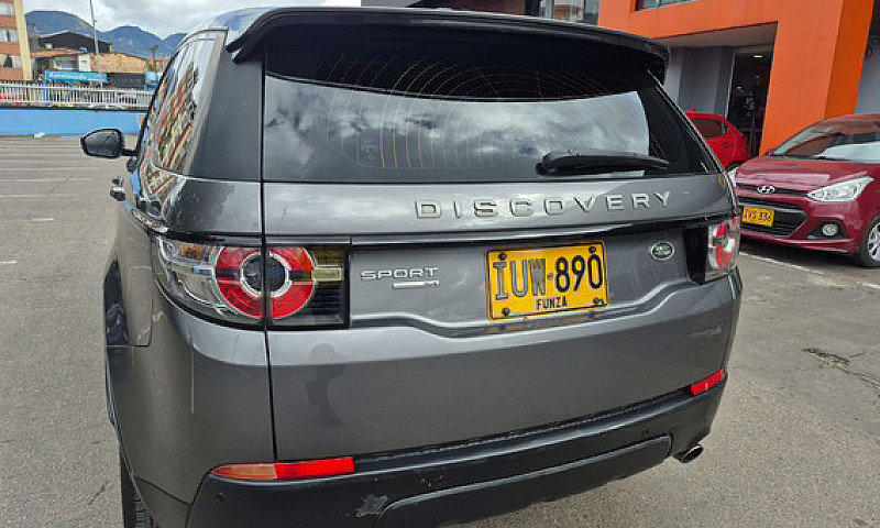 Land Rover Discovery...