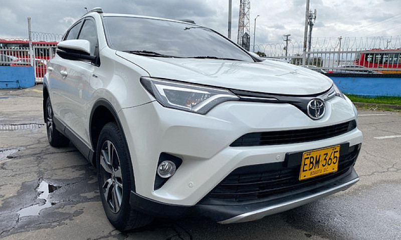 Toyota Rav4 2.0 Stre...