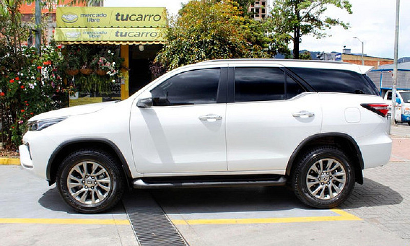 Toyota Fortuner Srv ...