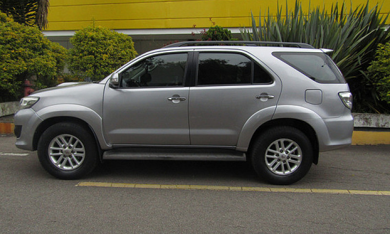 Toyota Fortuner 3.0 ...