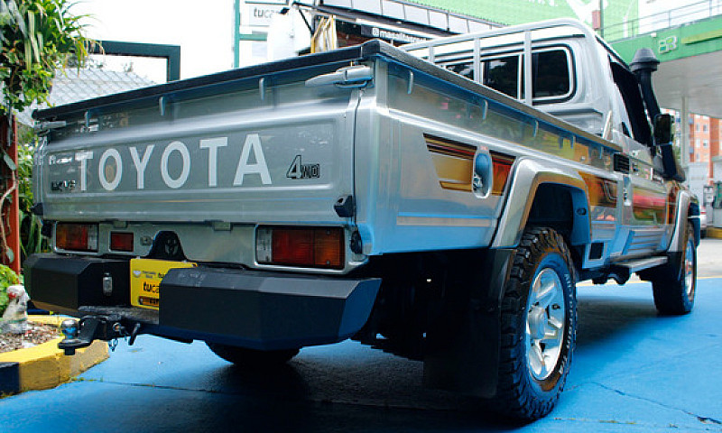 Toyota Land Cruiser ...