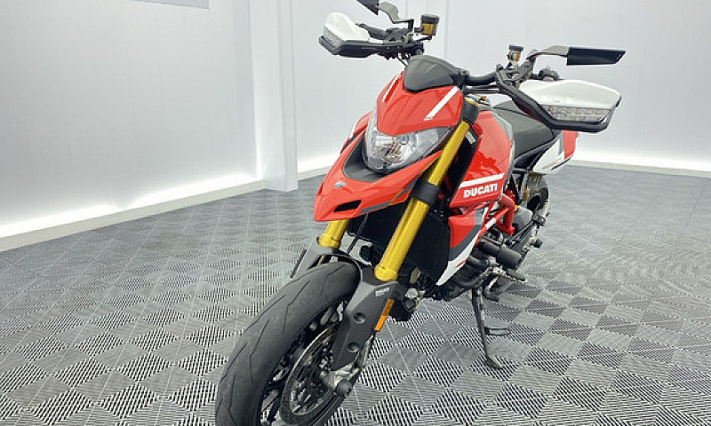 Ducati Hypermotard 9...