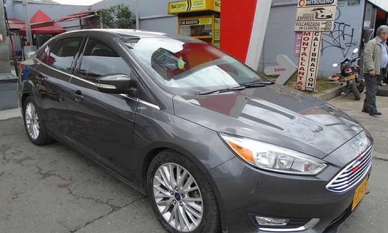 Ford Focus 2.0 Titan...