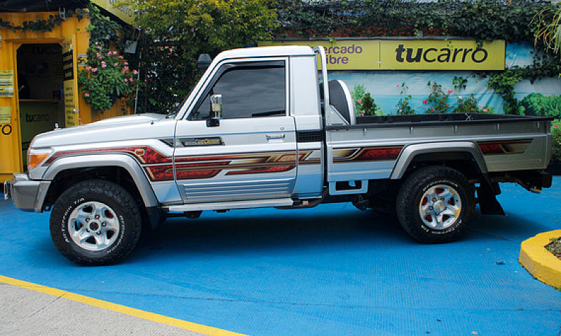Toyota Land Cruiser ...