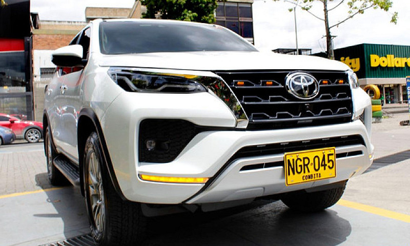 Toyota Fortuner Srv ...
