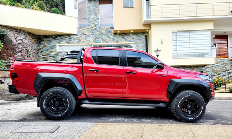 Toyota Hilux 2.8 Gr-...