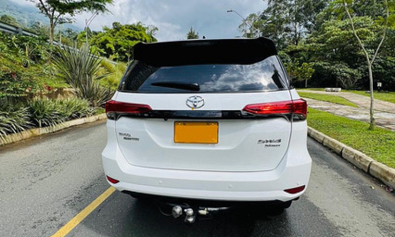 Toyota Fortuner 2.7 ...
