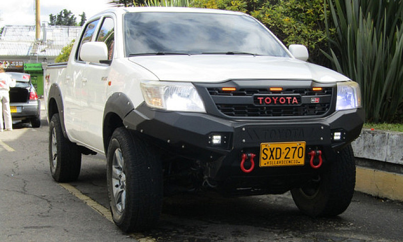 Toyota Hilux 2.5 Vig...