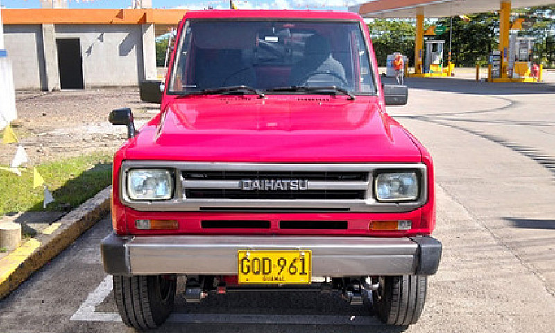 Toyota Hilux 2.3...