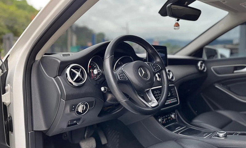 Mercedes-Benz Clase ...