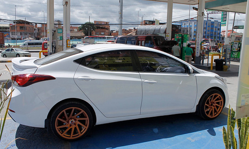 Hyundai Elantra 1.8 ...