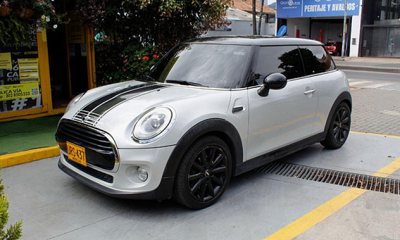 Mini Cooper 1.5 At...