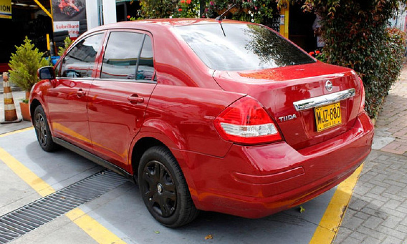 Nissan Tiida 1.8 Mt ...