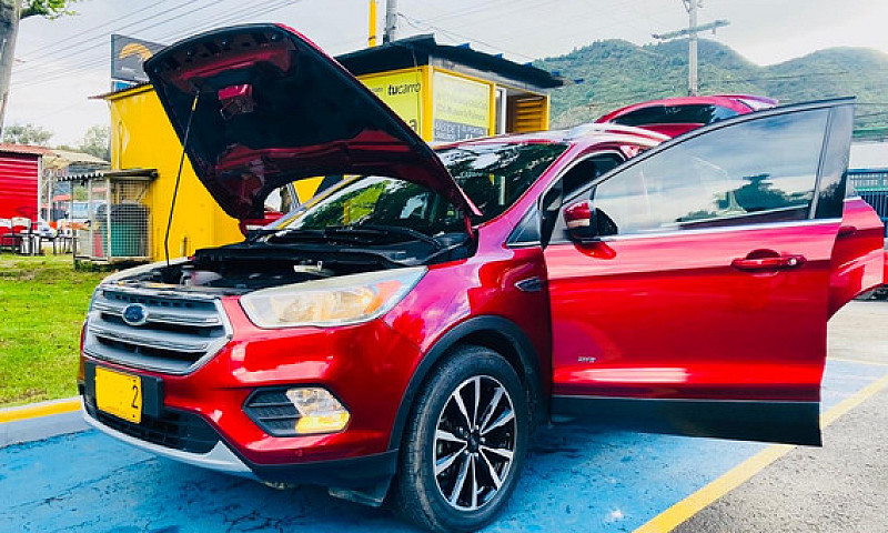 Ford Escape Titanium...