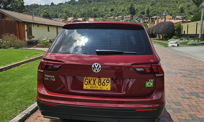 Volkswagen Tiguan Al...