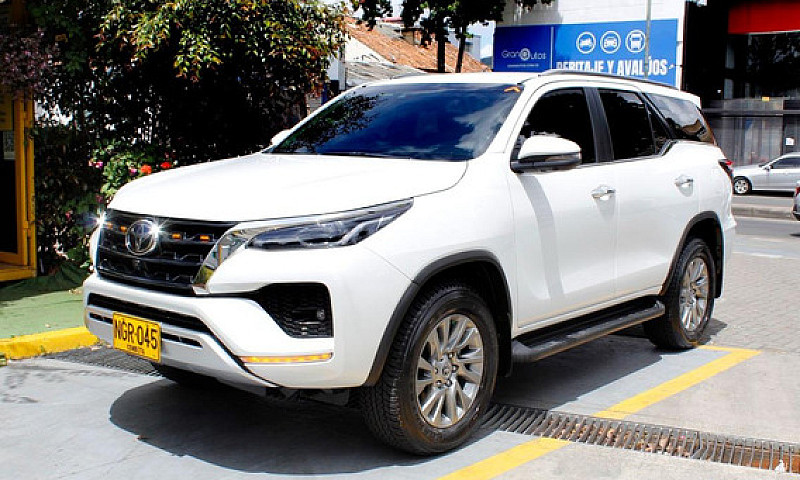 Toyota Fortuner Srv ...
