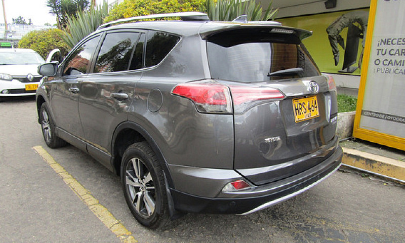 Toyota Rav4 2.0 Stre...