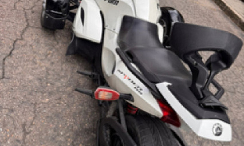 Can-Am Spyder Rs...