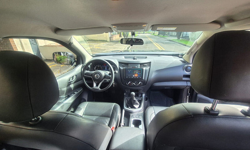 Nissan Frontier 2.5 ...