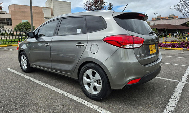 Kia Carens 2.0 Suv E...