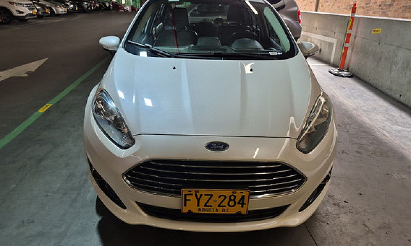 Ford Fiesta 1.6 Tita...