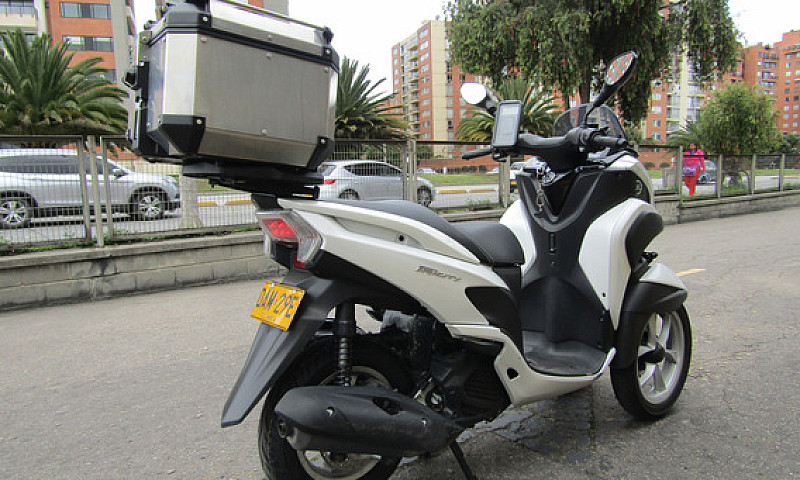 Yamaha Scooters Tric...