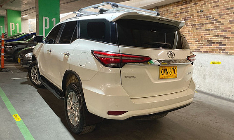 Toyota Fortuner 2.7L...