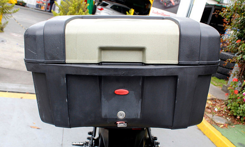 Bajaj Dominar 400 Ug...