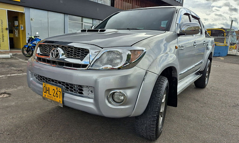 Toyota Hilux 2.7 Mt...