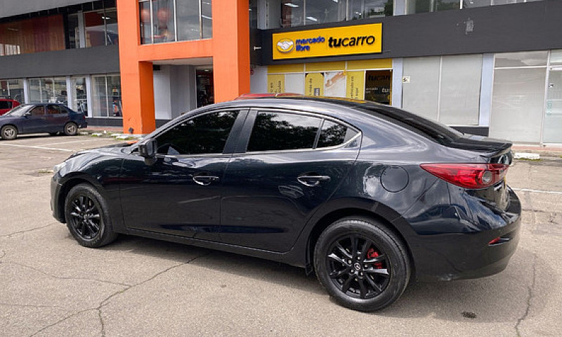 Mazda 3 2.0 Touring...