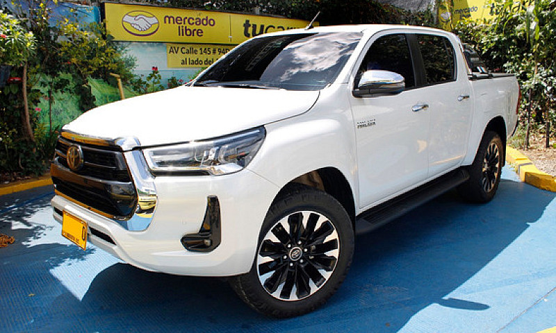 Toyota Hilux 2.8L...