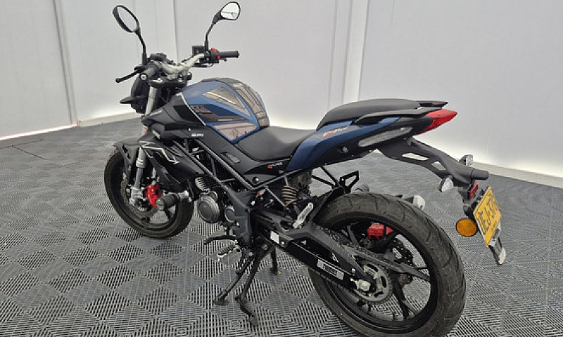 Benelli Tnt 150I...